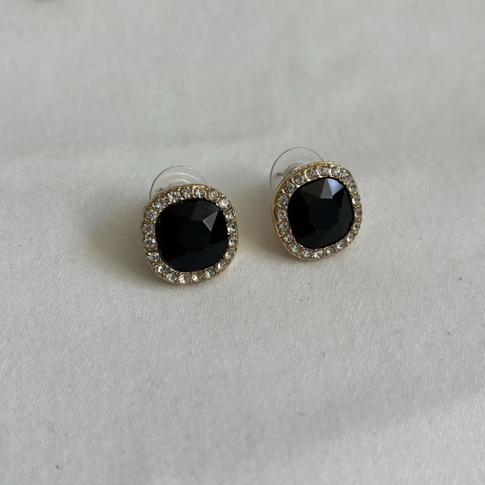 🩵5/$25🩵 Vintage lot of rhinestone and faux black onyx costume earrings